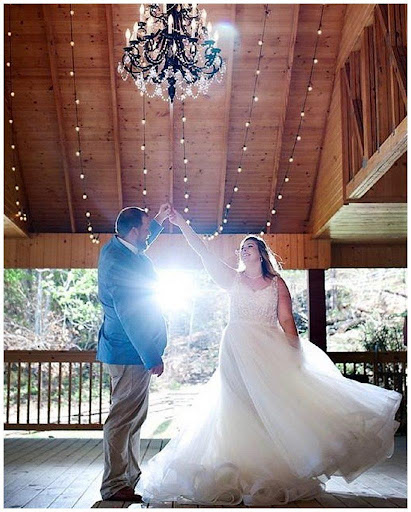 Sampson's Hollow wedding venue in East Tennessee
