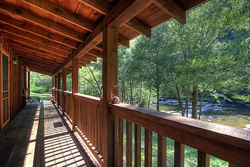 Rent a Smoky Mountain cabin from Bluff Mountain Rentals.