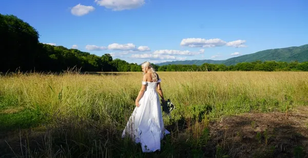 Plan a dream Smoky Mountain destination wedding with Appalachian Wedding Company!