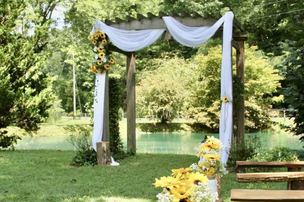 Plan your dream outdoor wedding in the Smoky Mountains.