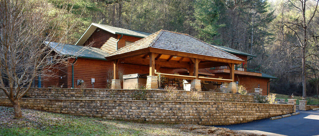Bluff Mountain Rentals offers numerous wedding venues in the Smoky Mountains