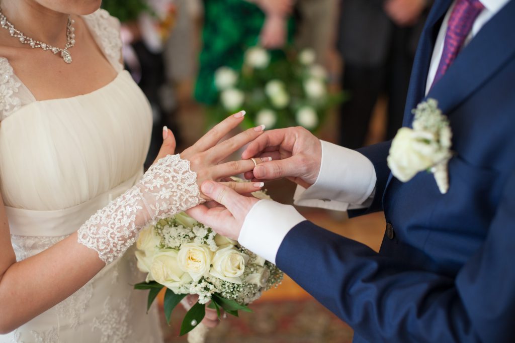 It's important to learn about Tennessee wedding officiant requirements if you are getting married in the state of Tennessee. 